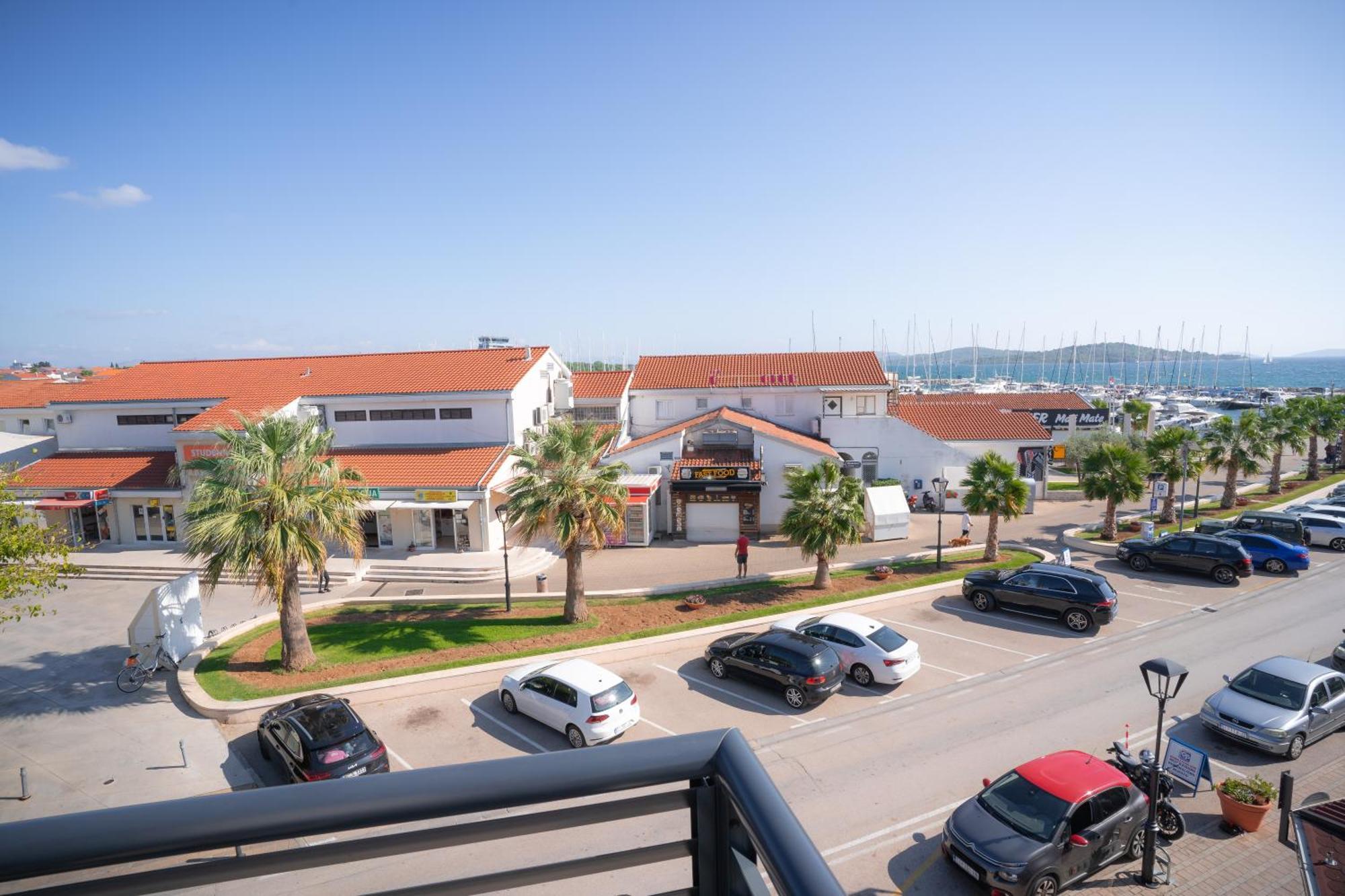 Apartments Centar Водице Екстериор снимка